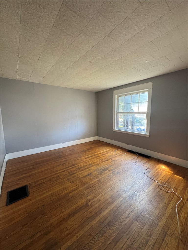 22 Gardiner Avenue Rochester, NY 14611 - Photo 2 of 12