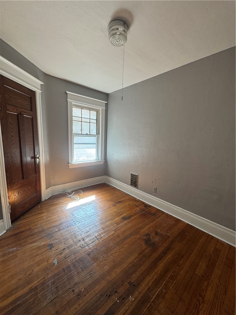 22 Gardiner Avenue Rochester, NY 14611 - Photo 10 of 12