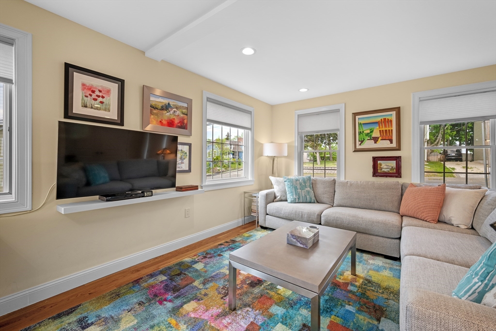 155 Green Street, Unit 4 Marblehead, MA 01945 - Photo 6 of 34