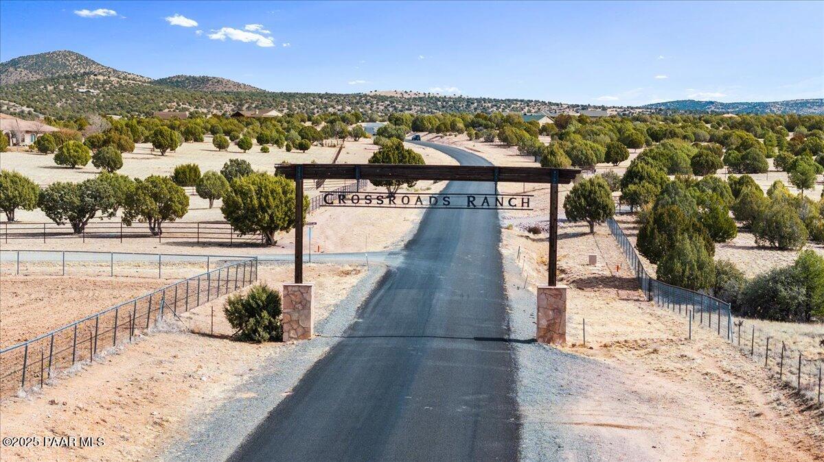 7301 West Rambling Road Prescott, AZ 86305 - Photo 4 of 33 Crossroads II Entrance