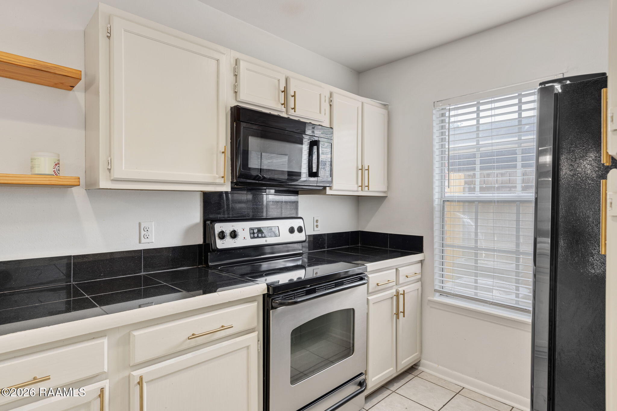 416 Doucet Road, Unit 1E Lafayette, LA 70503 - Photo 11 of 21 12-web-or-mls-416 Doucet Rd 1E-12