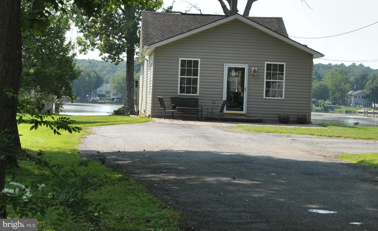 11233 Beach Road White Marsh, MD 21162 - Photo 22 of 22 FRONT OF HOME
