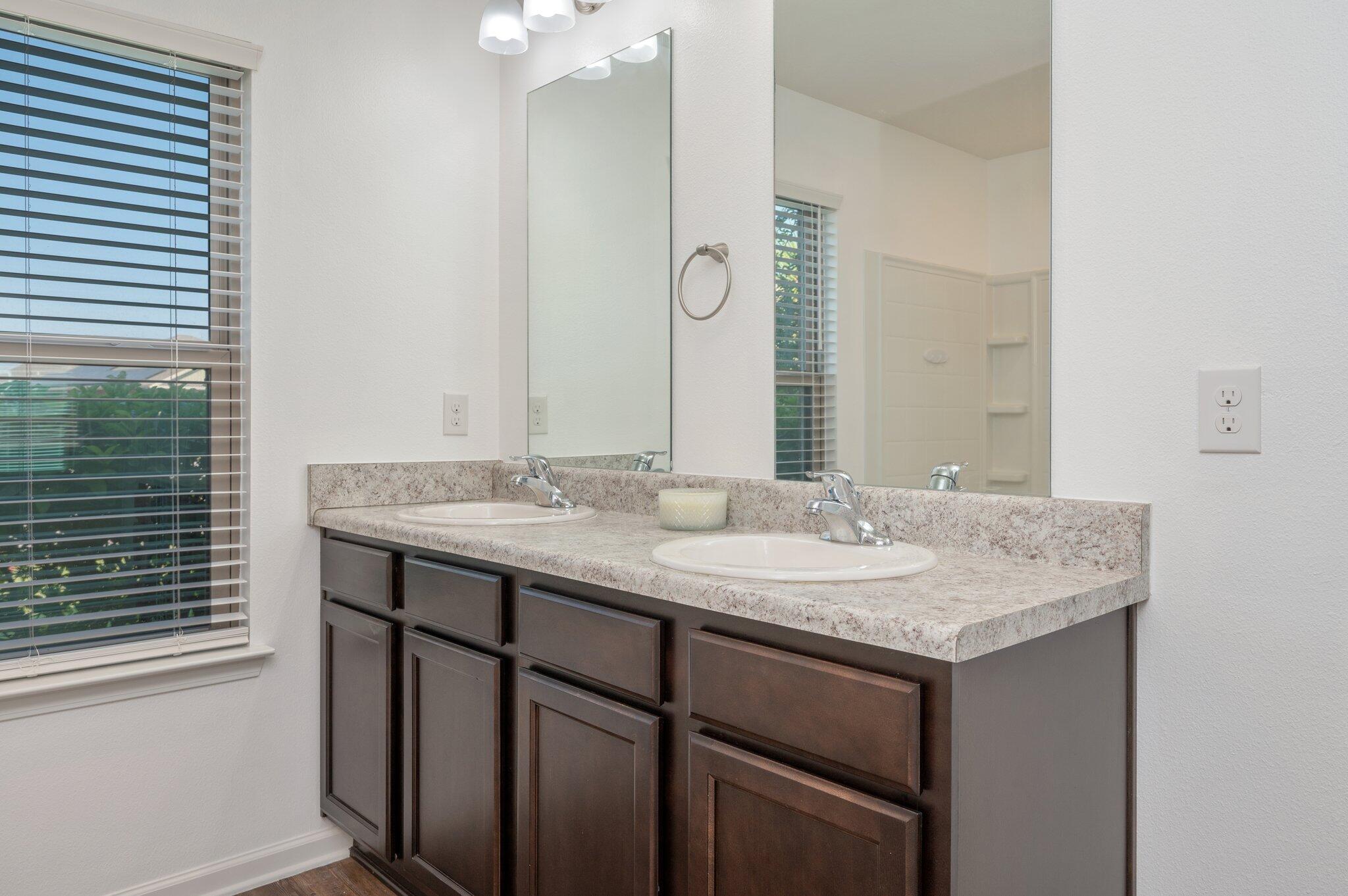 368 Merlin Court Crestview, FL 32539 - Photo 13 of 28 35-web-or-mls-368 Merlin Court-05