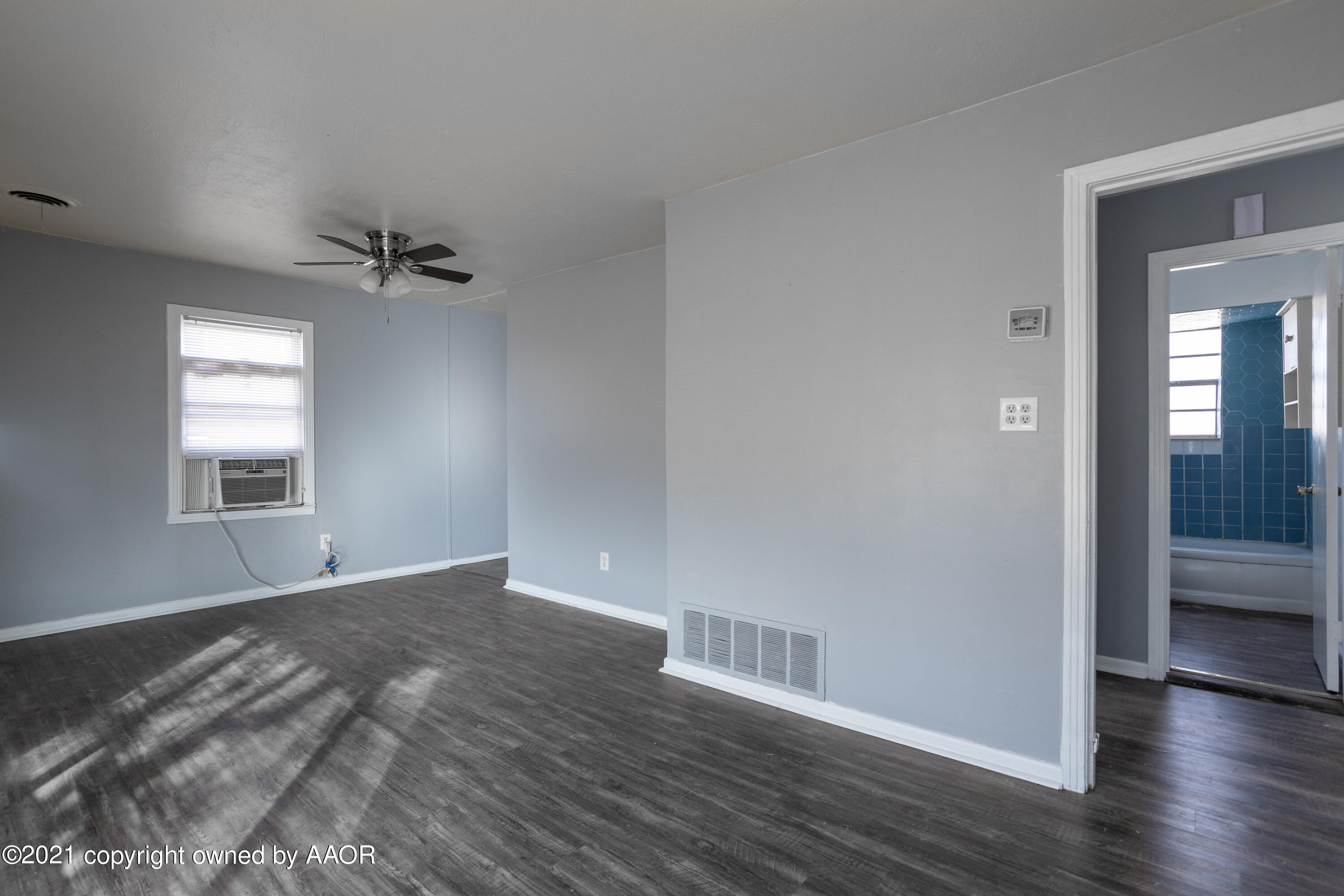 4615 South Ong Street Amarillo, TX 79110 - Photo 7 of 15 Living Room 2