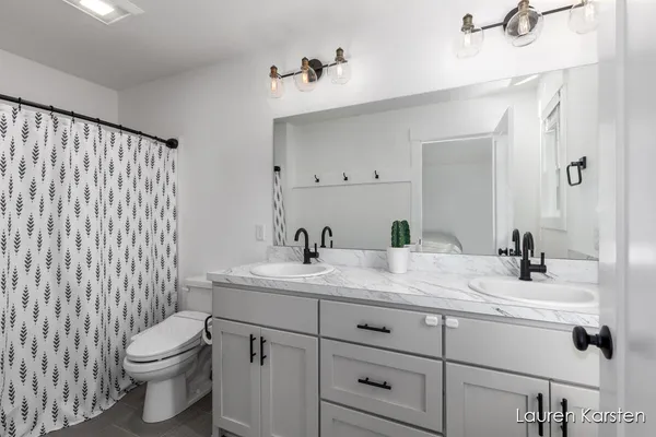 $469,900 | 6296 High Queen Court, Allendale, MI 49401
