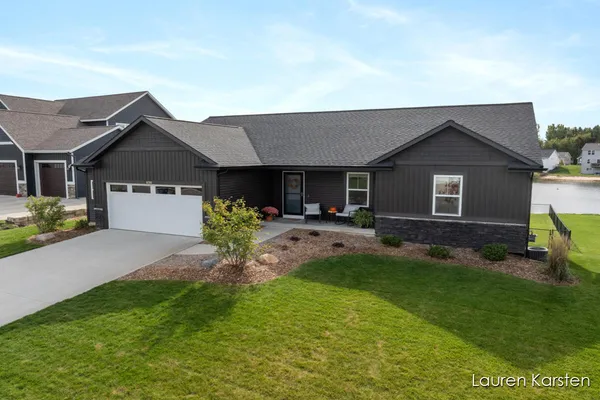 $469,900 | 6296 High Queen Court, Allendale, MI 49401