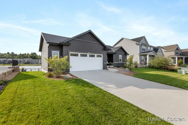 $469,900 | 6296 High Queen Court, Allendale, MI 49401