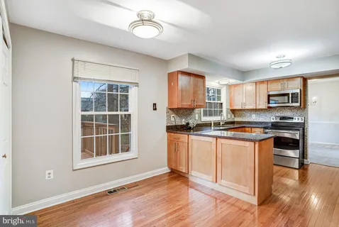 $850,000 | 10848 Burr Oak Way, Burke, VA 22015