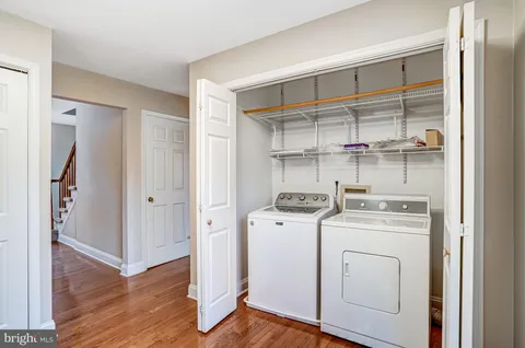 $850,000 | 10848 Burr Oak Way, Burke, VA 22015