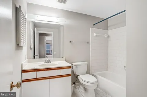 $850,000 | 10848 Burr Oak Way, Burke, VA 22015