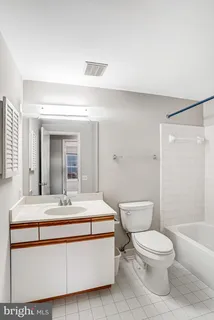 $850,000 | 10848 Burr Oak Way, Burke, VA 22015