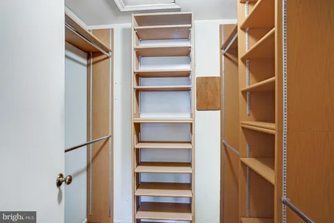 $850,000 | 10848 Burr Oak Way, Burke, VA 22015