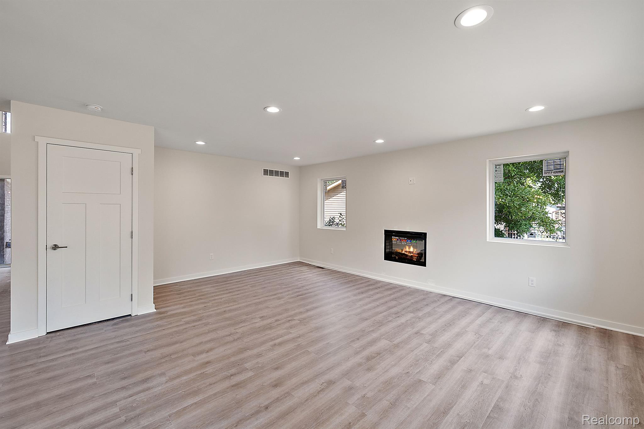 2825 Walsh Drive Rochester, MI 48309 - Photo 15 of 38 Gallery Image 15