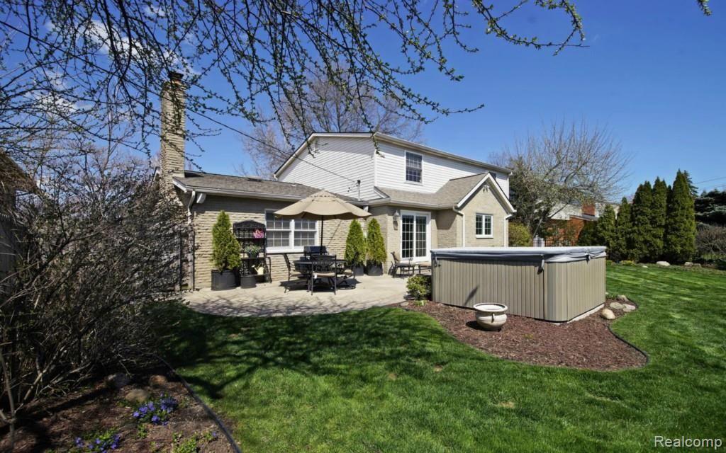 1023 Canterbury Road Grosse Pointe, MI 48236 - Photo 31 of 31 31-photo-web-1680x1050-488400.jpg