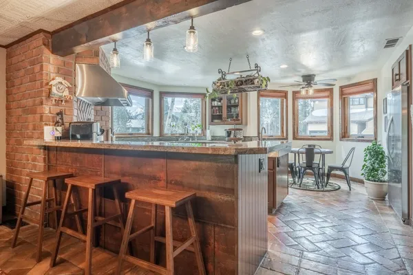 $2,127,000 | 139 Ridgecrest Drive, Mammoth Lakes, CA 93546