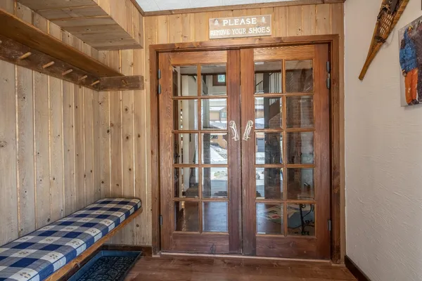 $2,127,000 | 139 Ridgecrest Drive, Mammoth Lakes, CA 93546