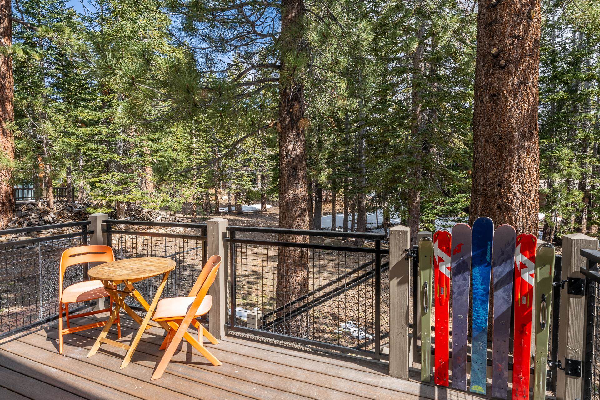139 Ridgecrest Drive Mammoth Lakes, CA 93546 - Photo 59 of 65 Exterior deck featuring wood-finish decking, metal railing, and a custom ski fence