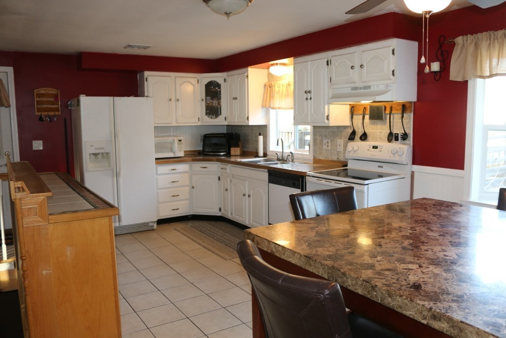 2 Coderre Drive Bellingham, MA 02019 - Photo 3 of 15 Gallery Image 3