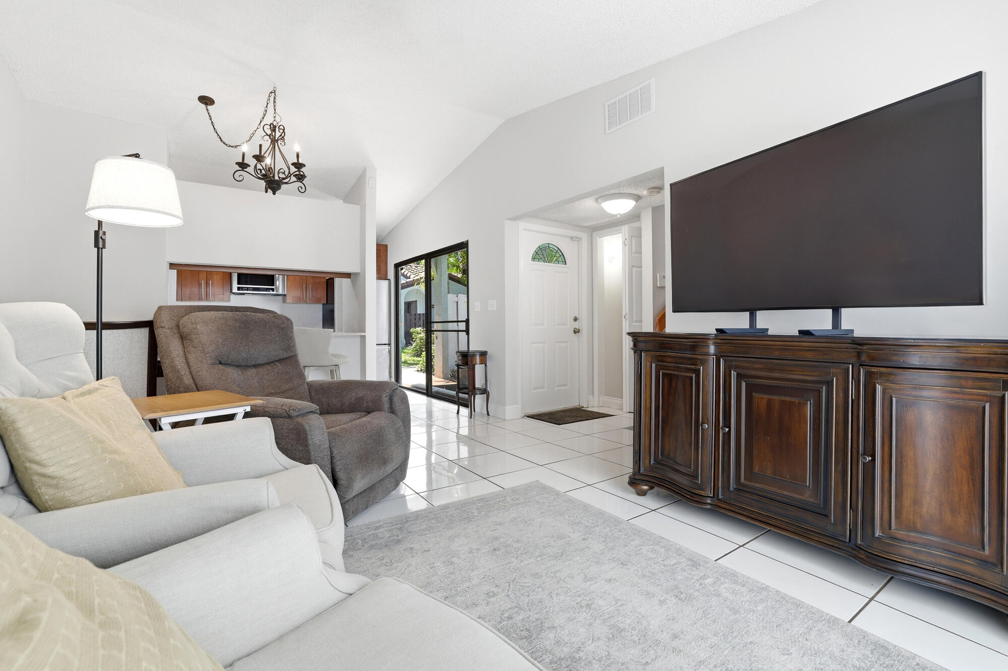 22316 Pineapple Walk Drive Boca Raton, FL 33433 - Photo 4 of 16 5_0h8a7199