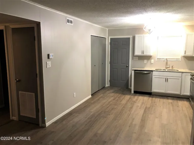 $1,125 | 100 Ravenwood Drive, Unit C, Jacksonville, NC 28546