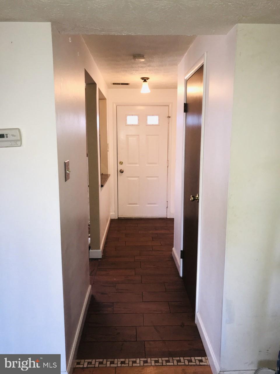 1207 Elm Grove Circle Silver Spring, MD 20905 - Photo 3 of 38 Gallery Image 3