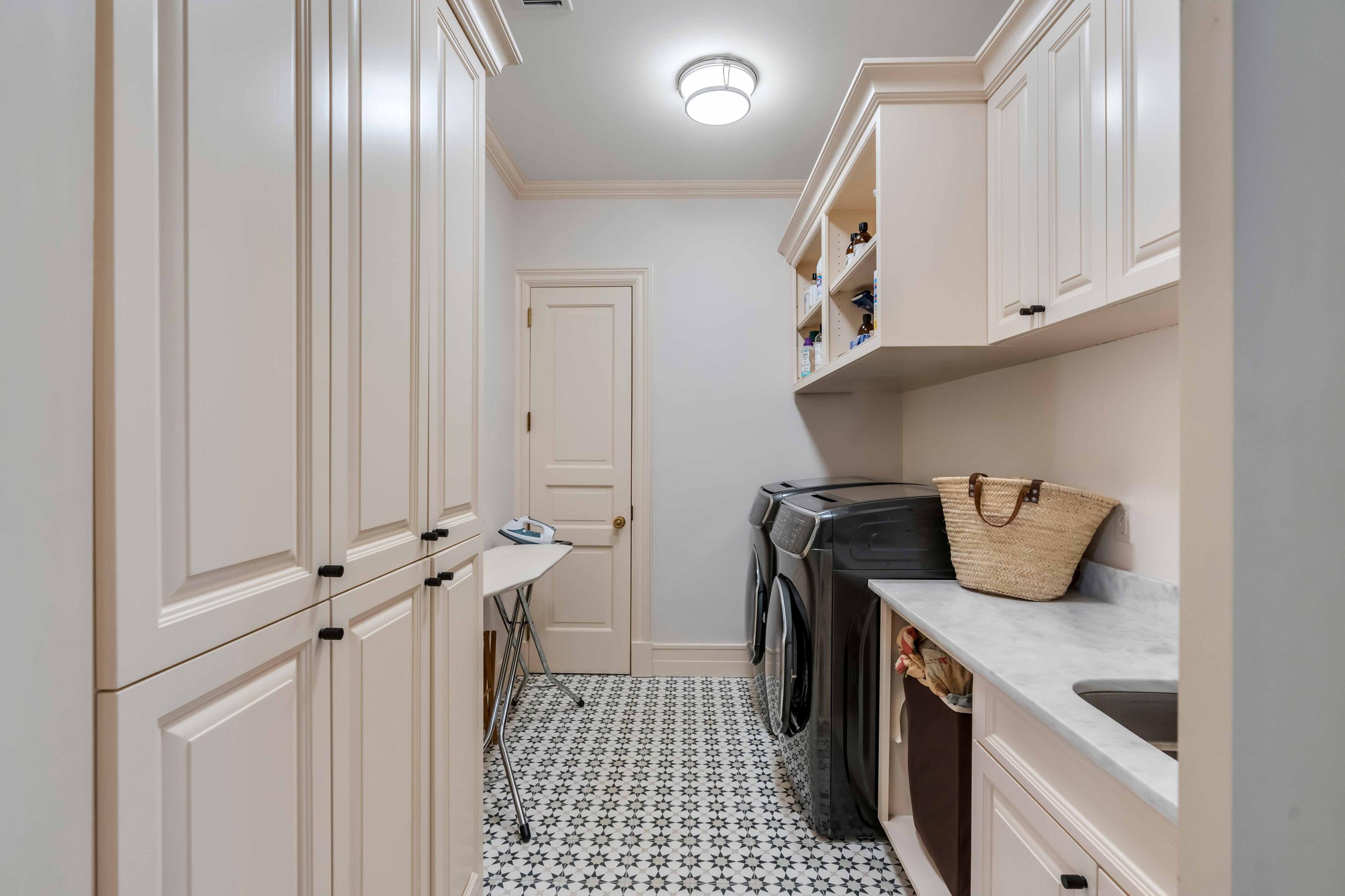 205 Ferry Street Mount Pleasant, SC 29464 - Photo 37 of 59 Laundry Room