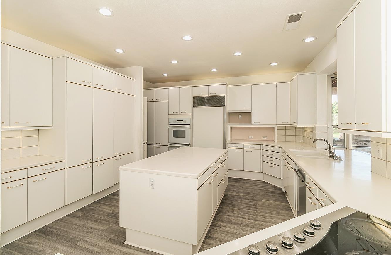 41838 Road 92 Dinuba, CA 93618 - Photo 14 of 67 Chef's Kitchen, Sub-Zero, Amazing Views