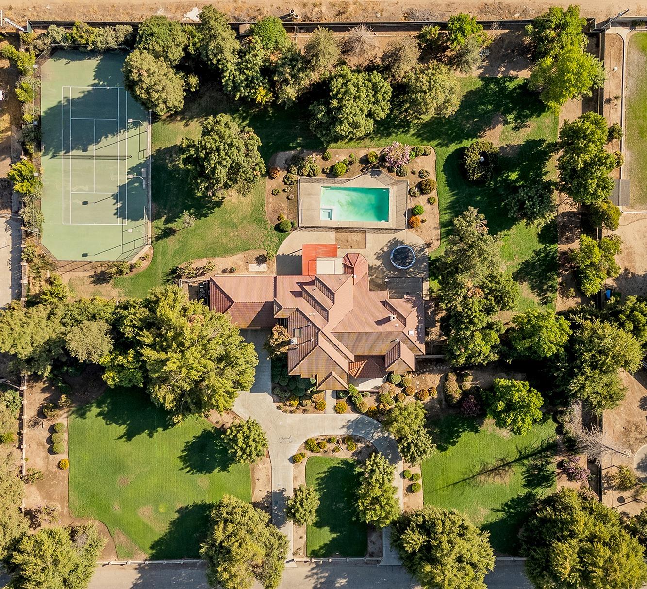 41838 Road 92 Dinuba, CA 93618 - Photo 3 of 67 Amazing Country Estate with pool and tennis court.