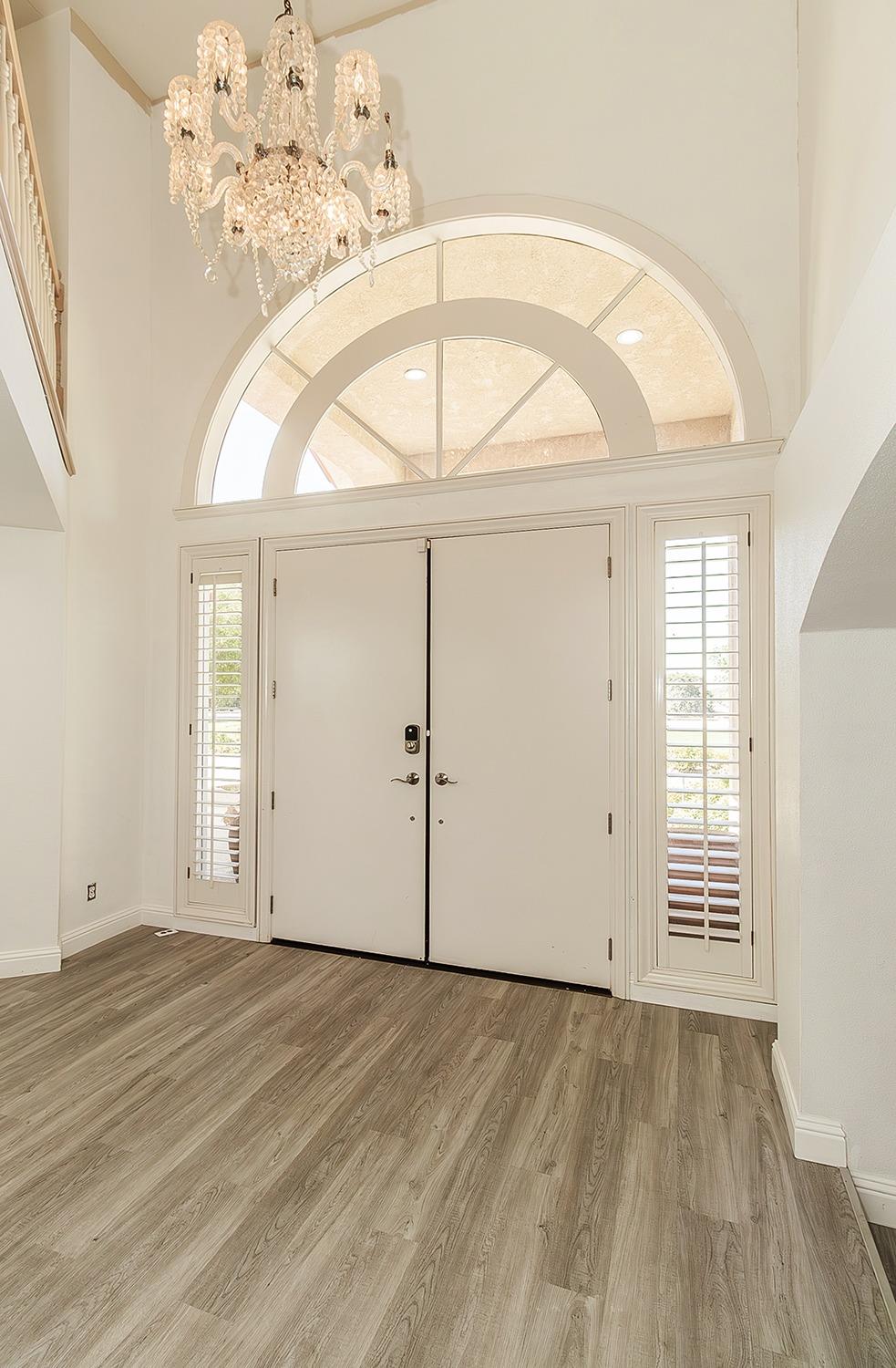 41838 Road 92 Dinuba, CA 93618 - Photo 7 of 67 Grand Foyer Entry