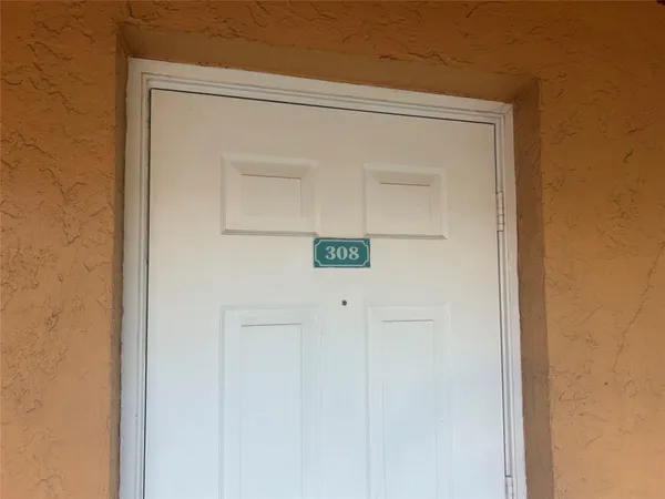 $2,000 | 6900 Southwest 39th Street, Unit 308J, Davie, FL 33314