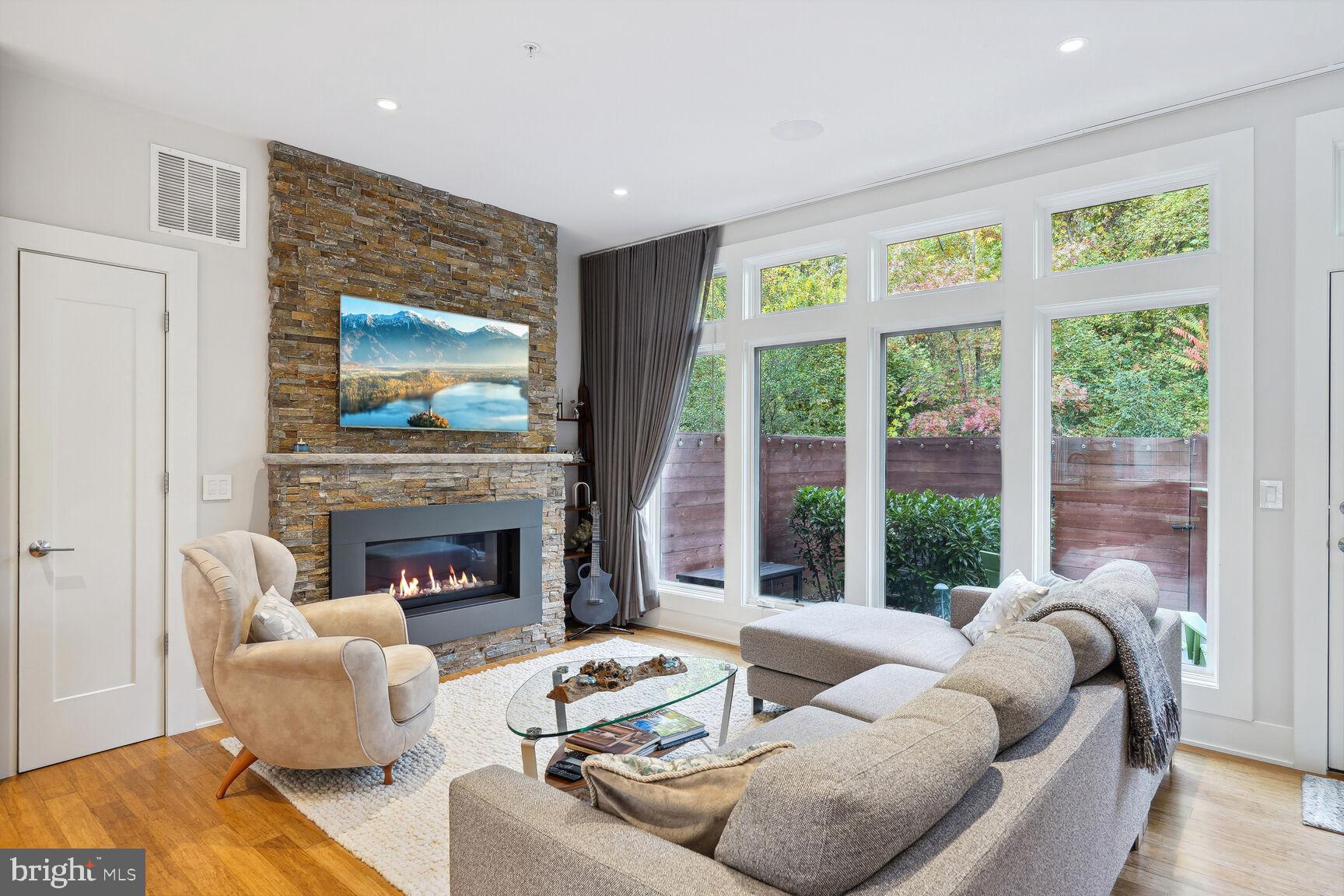 5127 Willet Bridge Road Bethesda, MD 20816 - Photo 3 of 30 Living room