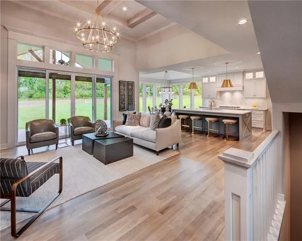 $927,167 | 21938 West 99th Terrace, Lenexa, KS 66220