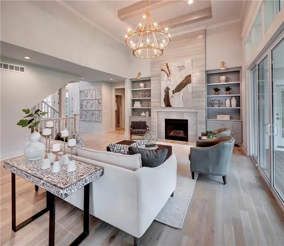 $927,167 | 21938 West 99th Terrace, Lenexa, KS 66220
