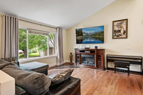 $2,700 | 14581 Natchez Circle, Savage, MN 55378