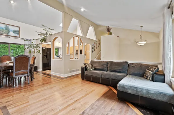 $2,700 | 14581 Natchez Circle, Savage, MN 55378