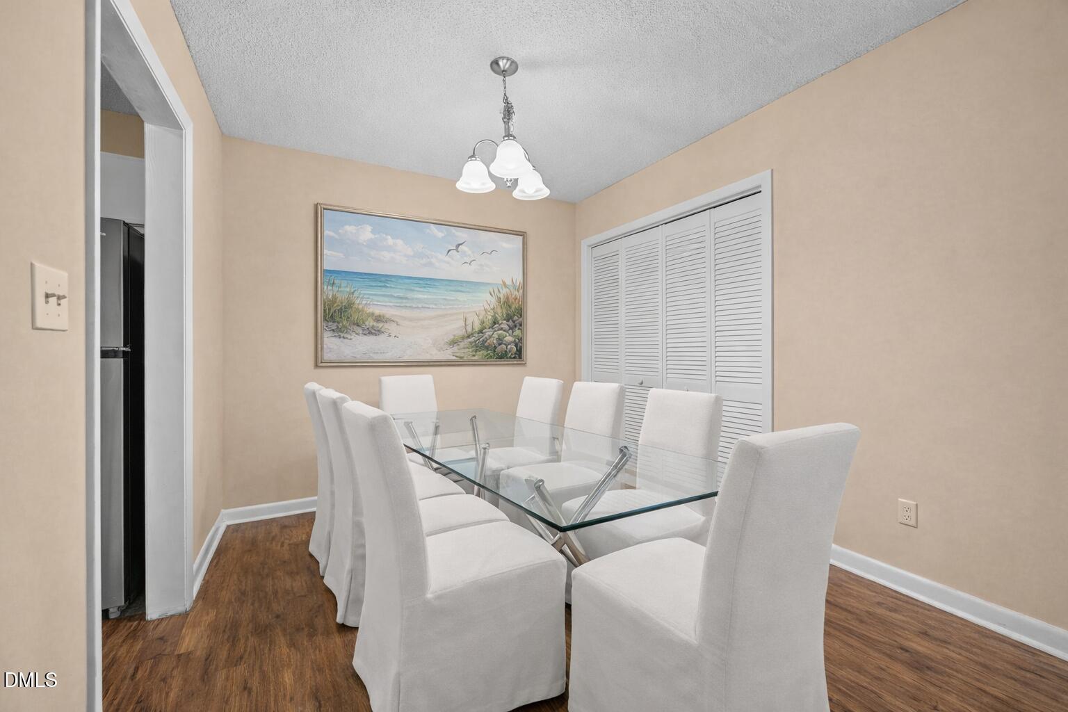 5816 Pointer Drive, Unit 102 Raleigh, NC 27609 - Photo 4 of 15 Modern beach-themed dining area design