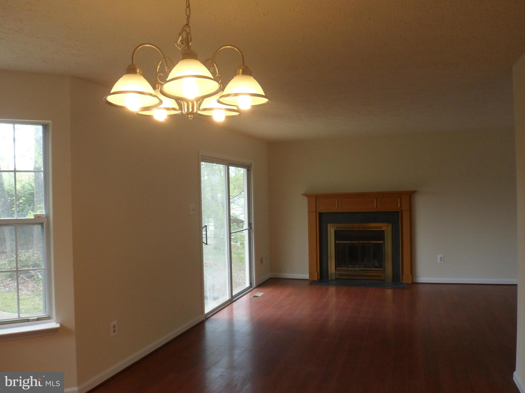 9605 Fort Foote Road Fort Washington, MD 20744 - Photo 5 of 11 Living Room
