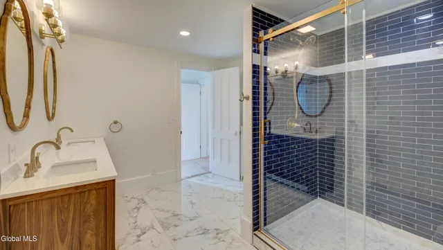 $319,900 | 112 South Market Street, Johnstown, NY 12095