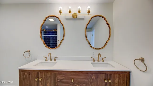 $319,900 | 112 South Market Street, Johnstown, NY 12095