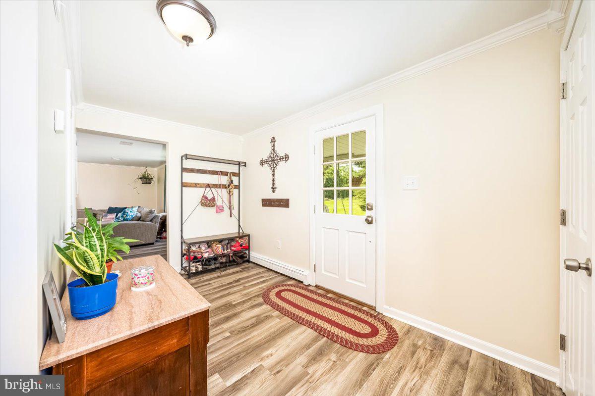 11 Mt Hebron Road Keedysville, MD 21756 - Photo 4 of 94