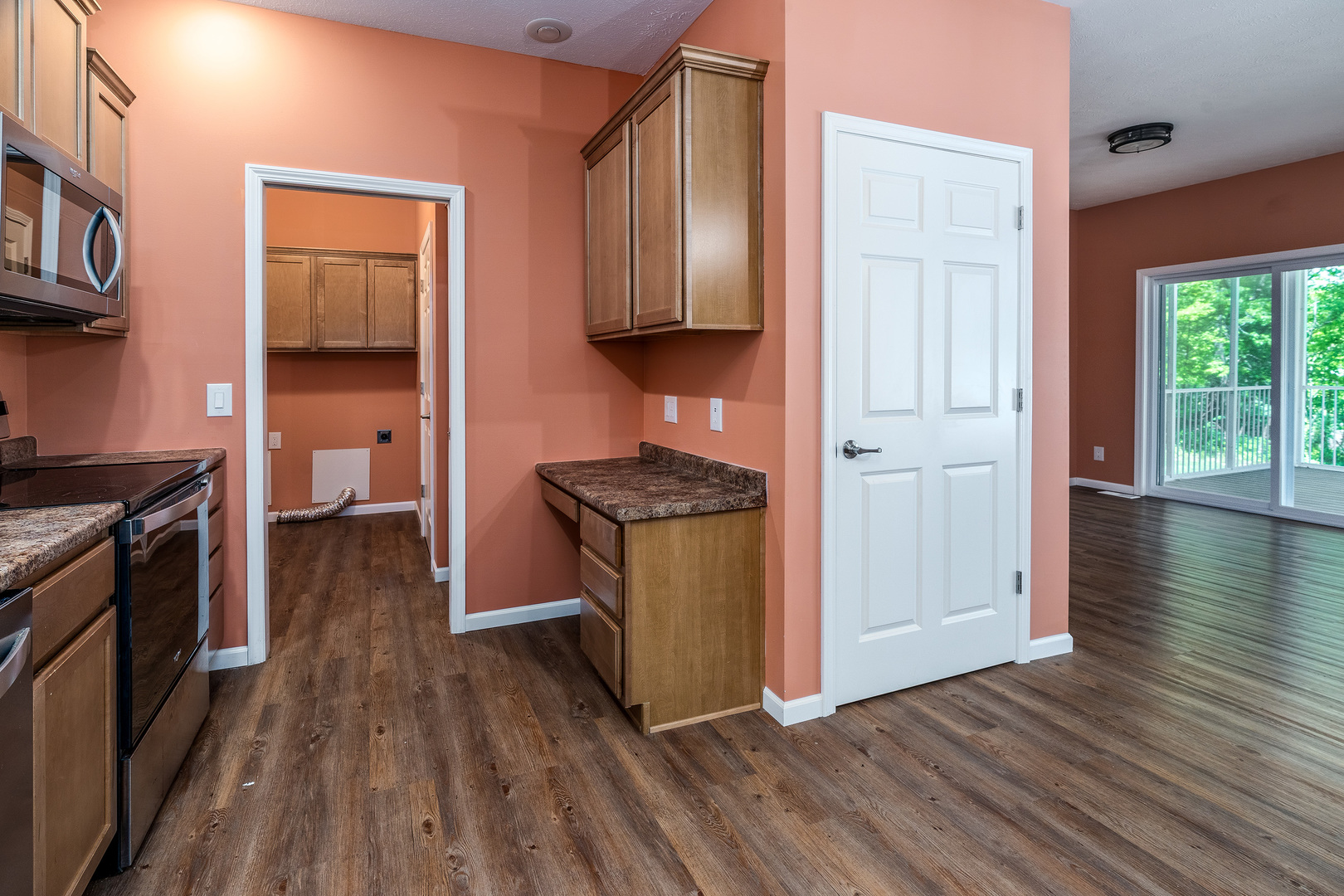 18562 East Hill Street Mount Vernon, IL 62864 - Photo 13 of 43 a kitchen with wooden floors and a stove