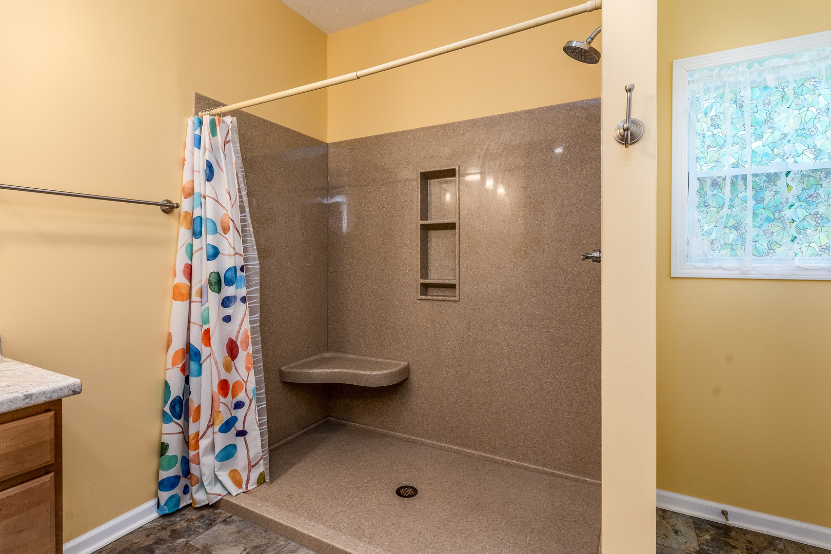 18562 East Hill Street Mount Vernon, IL 62864 - Photo 19 of 43 a bathroom with a shower and a toilet