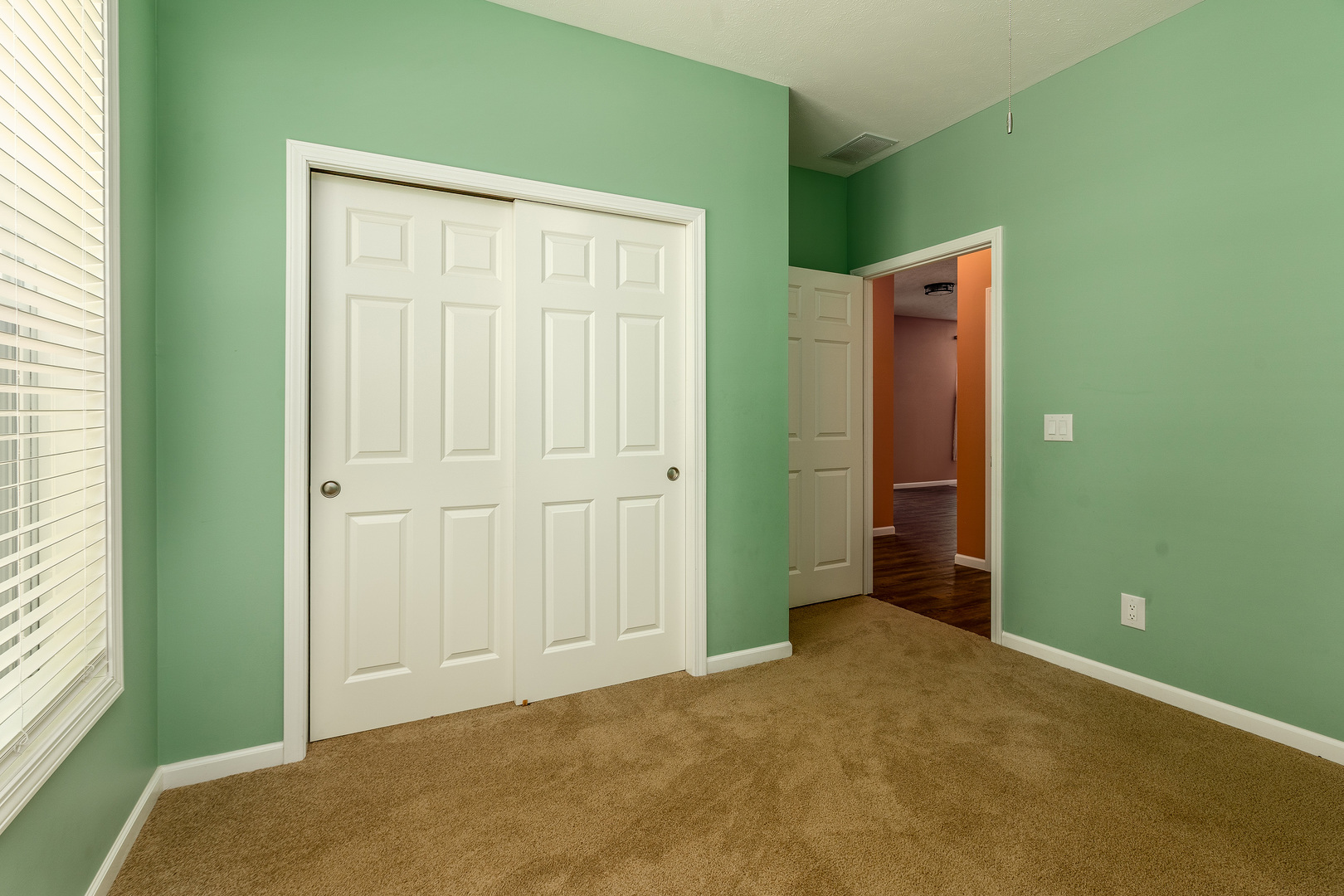 18562 East Hill Street Mount Vernon, IL 62864 - Photo 23 of 43 an empty room with closet and a bathroom