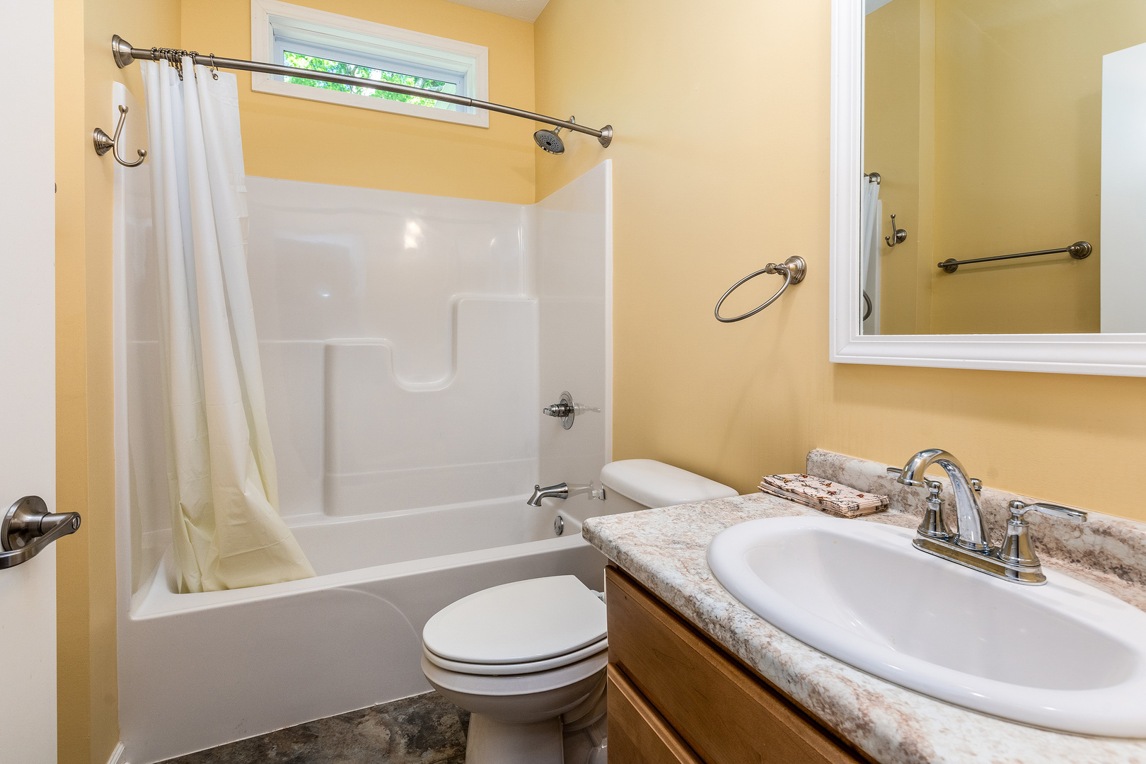 18562 East Hill Street Mount Vernon, IL 62864 - Photo 24 of 43 a bathroom with a sink toilet and shower