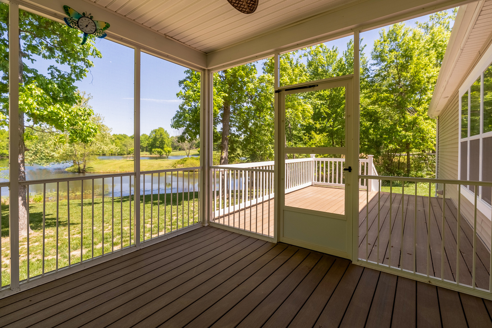 18562 East Hill Street Mount Vernon, IL 62864 - Photo 29 of 43 a view of a balcony with wooden floor
