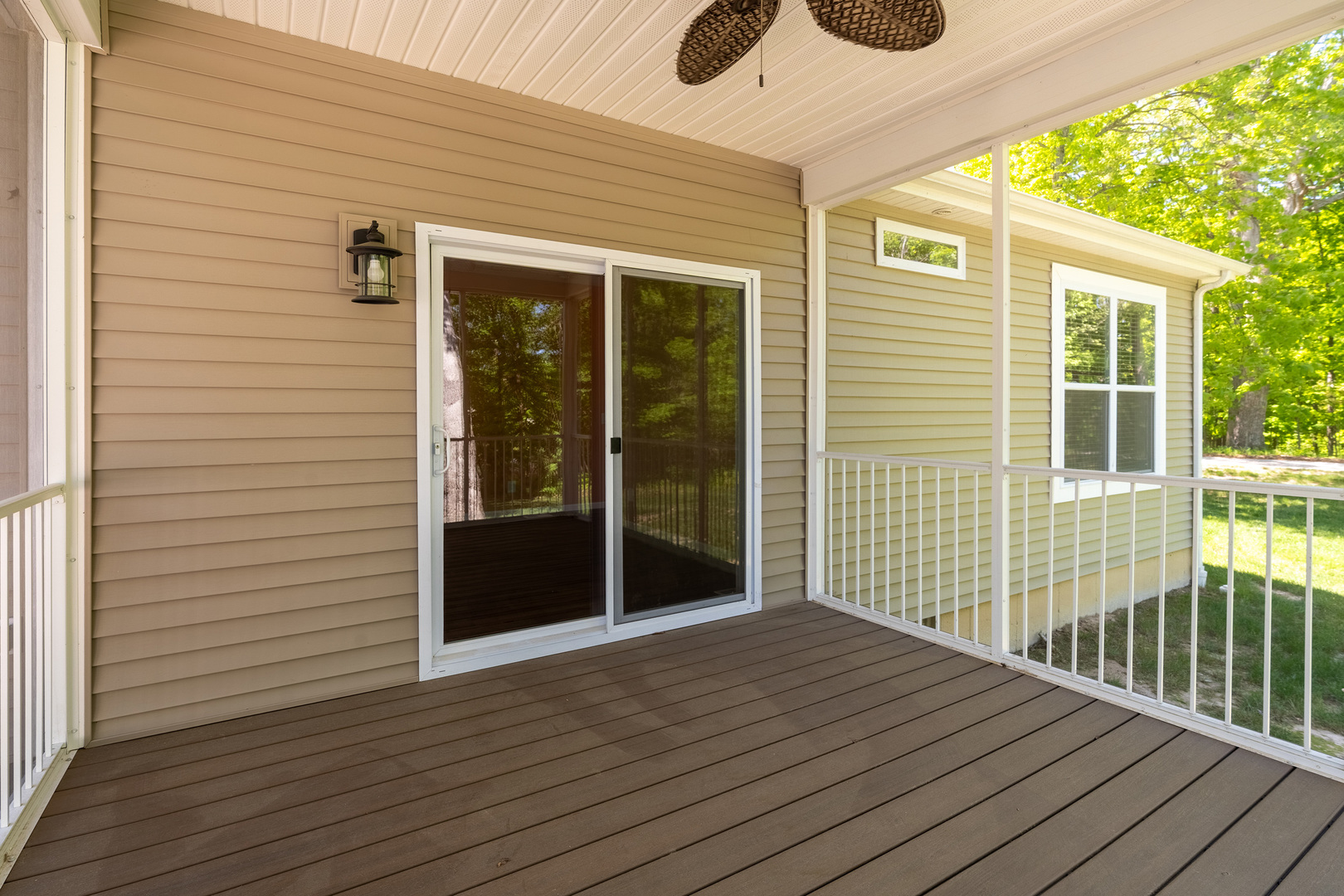 18562 East Hill Street Mount Vernon, IL 62864 - Photo 30 of 43 a view of backyard with deck