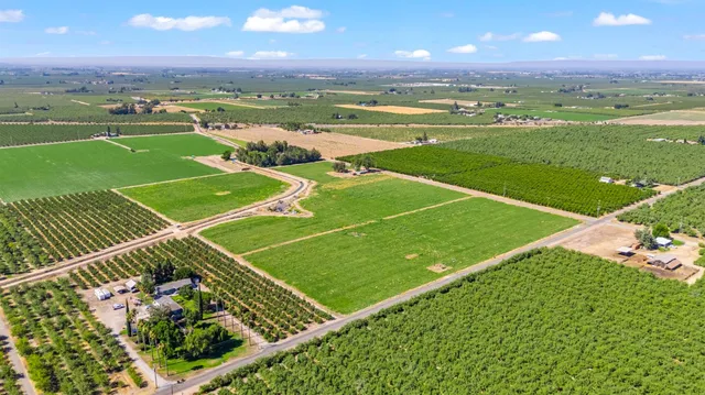 a view of an entryway