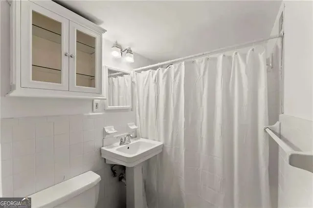 $1,795 | 3510 Roswell Drive Northeast, Unit N3, Atlanta, GA 30305