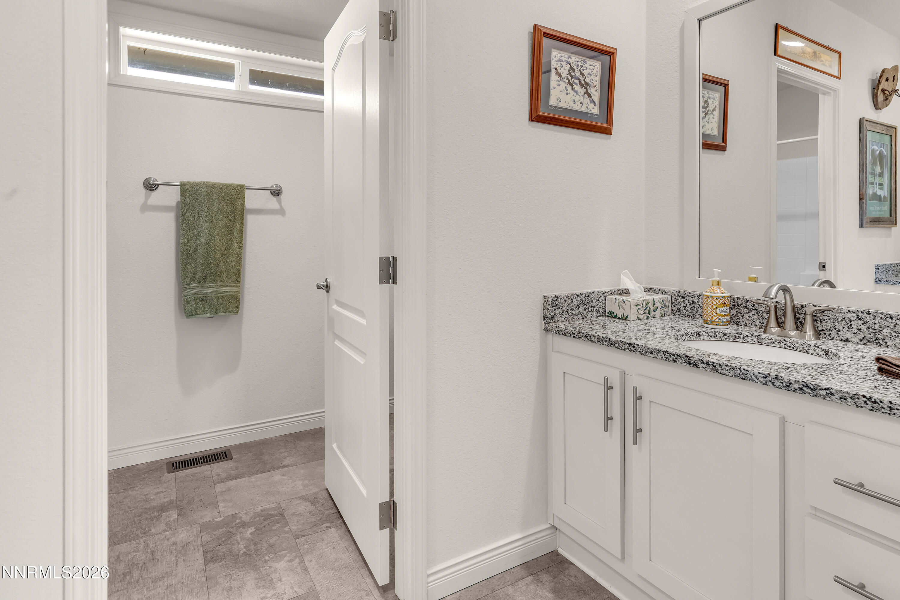 105 Arabian Way Reno, NV 89508 - Photo 23 of 39 Bathroom 2