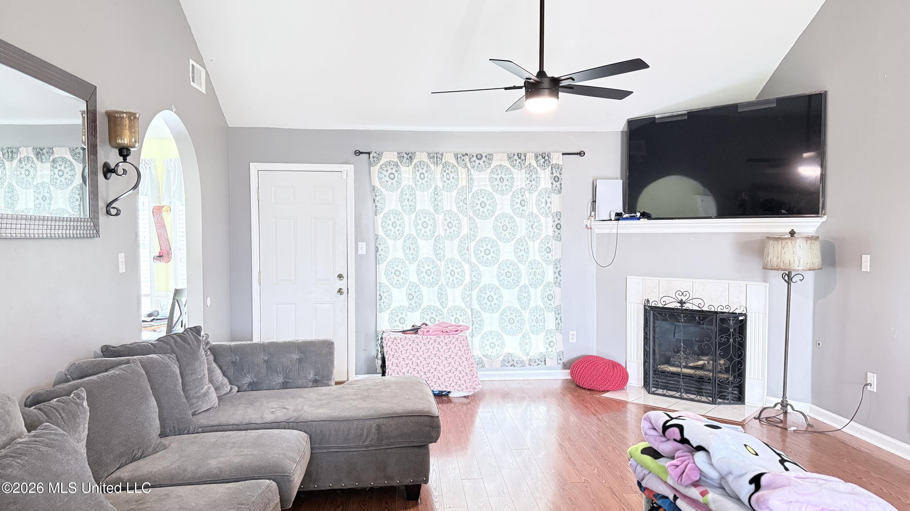 9635 Geneva Loop East Olive Branch, MS 38654 - Photo 2 of 12 20260305_195128776_iOS